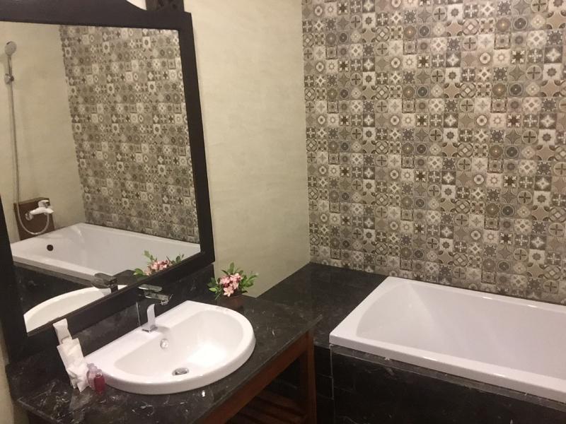 לואנג פרבאנג Royal Peacock Boutique Hotel מראה חיצוני תמונה